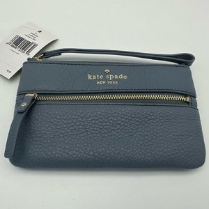 kate spade new york Cobble Hill Bee Wristlet empiregrey